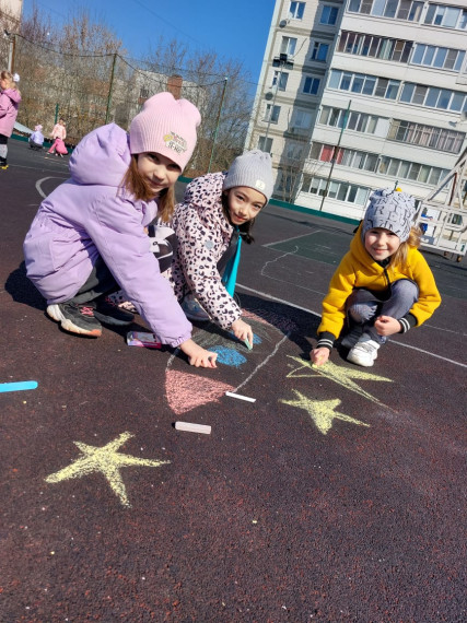 День космонавтики.