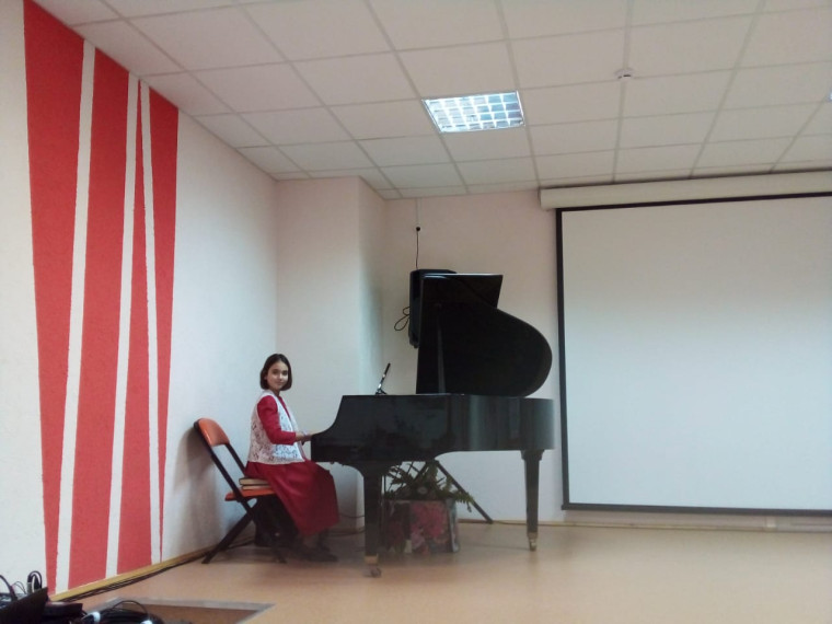 22 ноября в городской централизованной библиотеке прошел хоровой концерт учащихся школы 16.